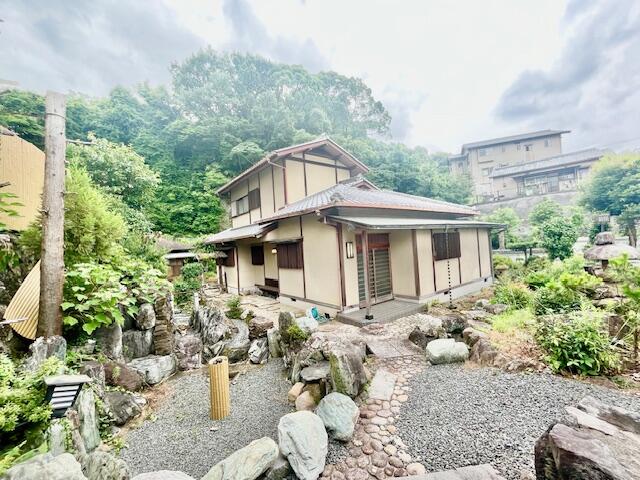 6 Minamino, Shijonawate City, Osaka Prefecture