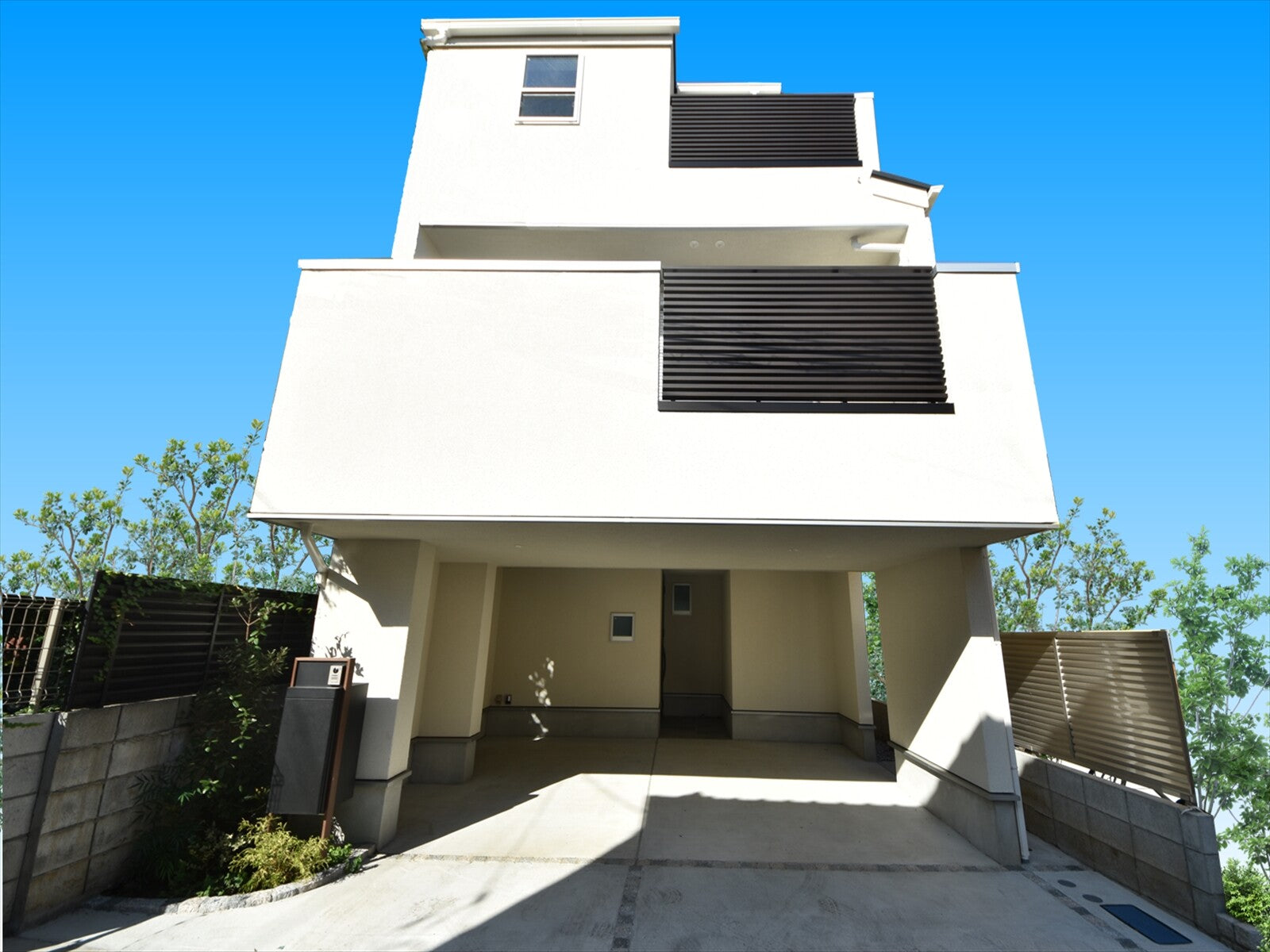 Luxury Building, SETAGAYA-KU, TOKYO