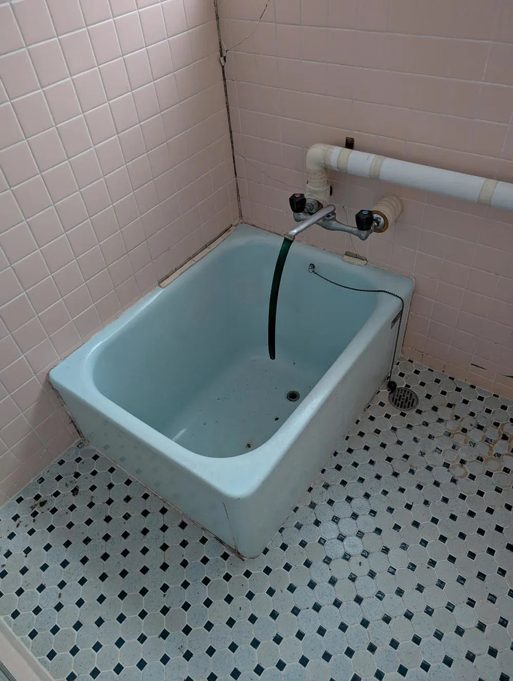 Yunosato, Yuonumi, Tsuruoka City, Yamagata Prefecture 1 mi to Atsumi Hot Springs Station