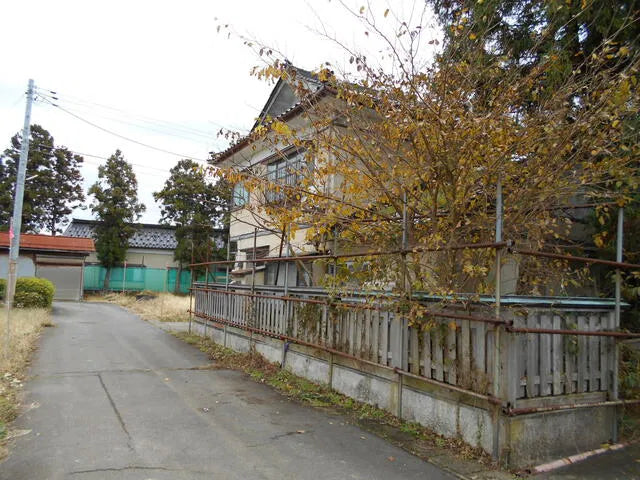 Yashiki Nishino, Tsuruoka City, Yamagata Prefecture 1.3 mi to Fujishima Station