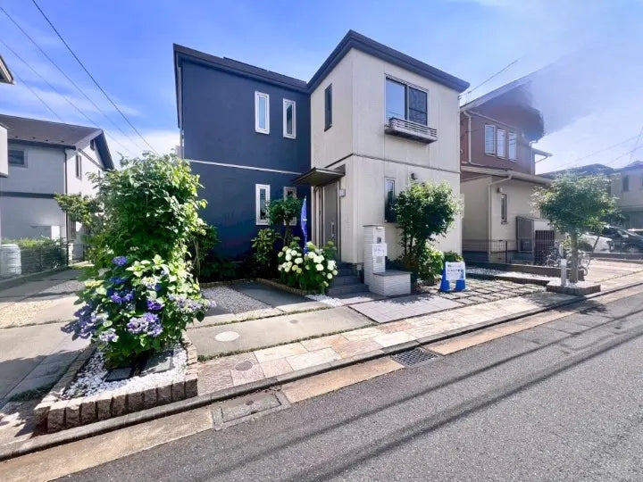 4LDK Bright Home Where Family Dreams Flouris, Tokyo