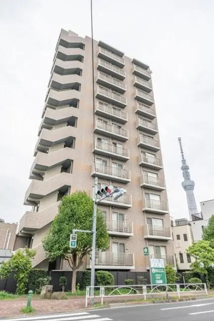 Top-floor 2LDK Condo with Skytree View