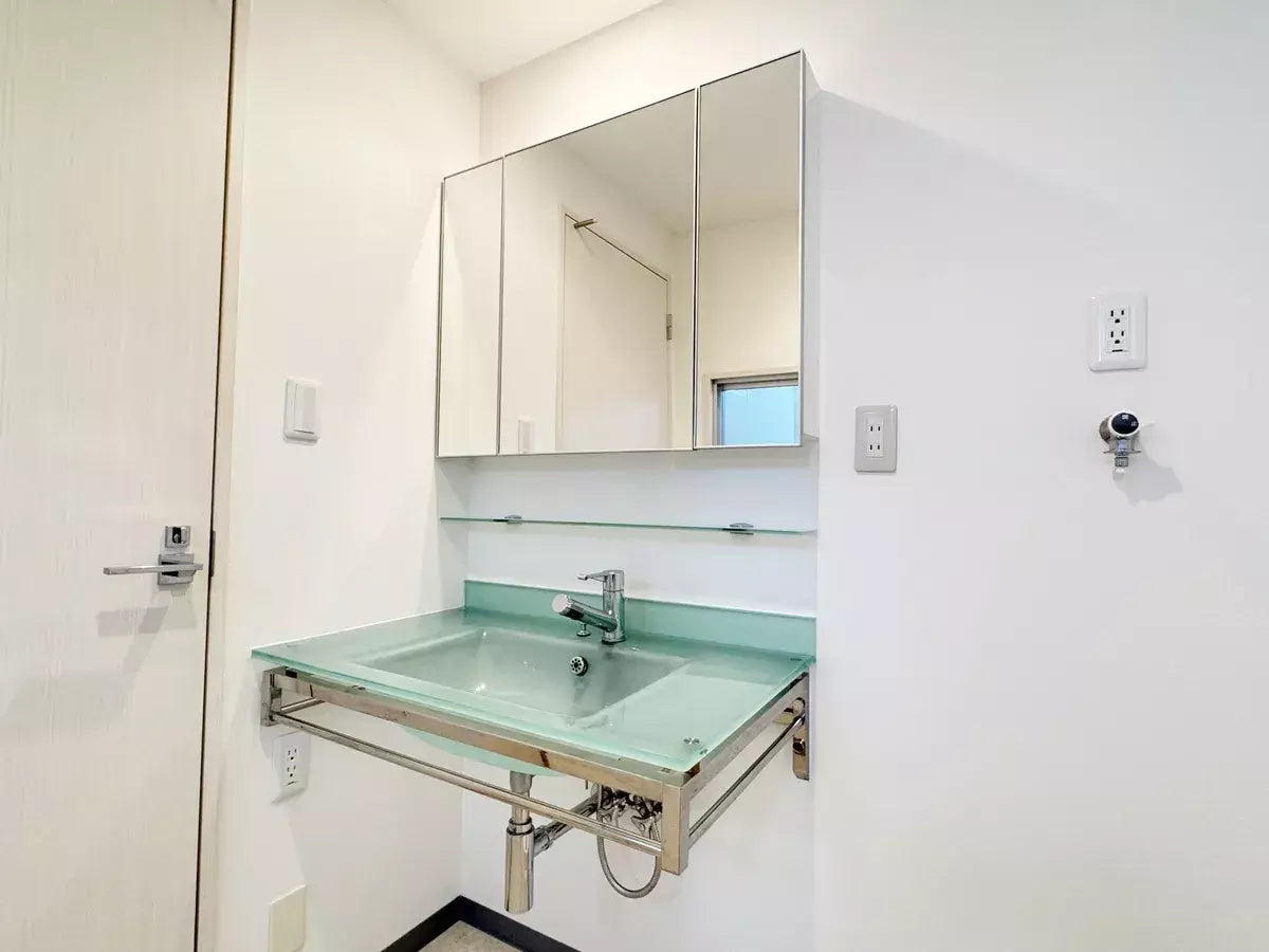 Pressance NEO NAKANOSHIMAKOEN, Apartment