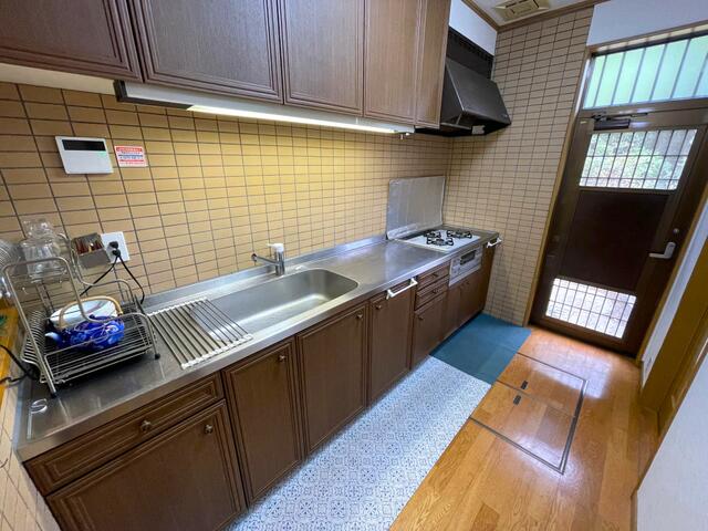 Traditional Japanese Home with Expansive Garden in Fukuoka