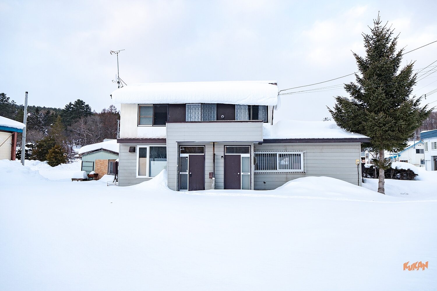 Furano Higashiyama House: Ski Base with Dual Entrances