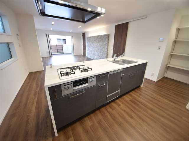 Luxury Building, SETAGAYA-KU, TOKYO