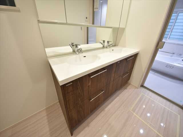 Luxury Building, SETAGAYA-KU, TOKYO