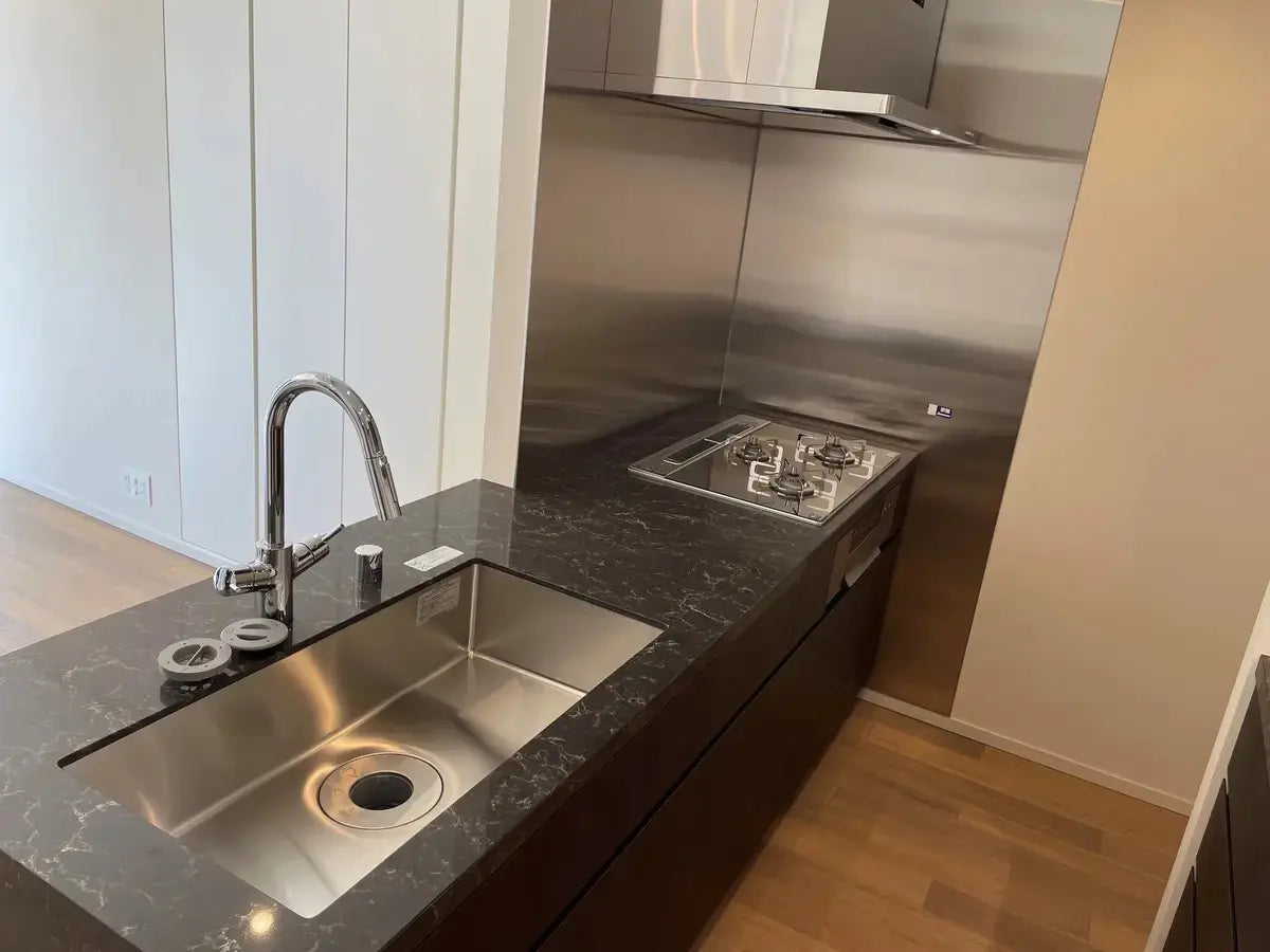 PARK COURT TORANOMON Toranomon 4-1-20, Minato-ku, Tokyo