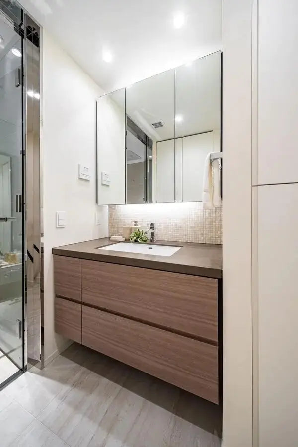 PARK COURT TORANOMON Toranomon 4-1-20, Minato-ku, Tokyo