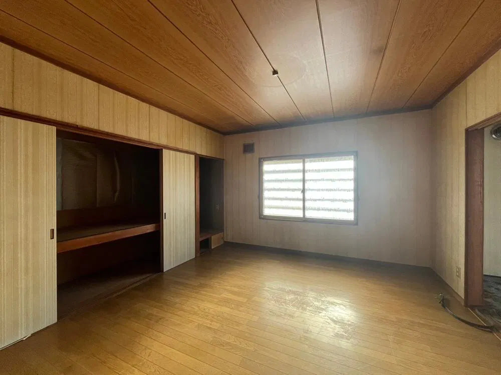 1 Izumi -cho, Takigawa City, Hokkaido 1.2 mi to Takikawa Station