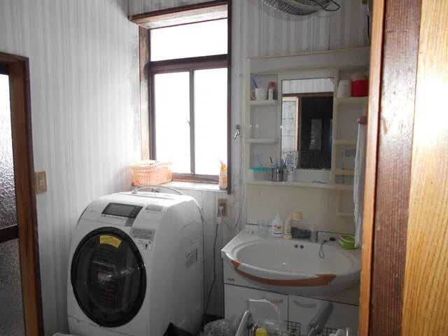 Yashiki Nishino, Tsuruoka City, Yamagata Prefecture 1.3 mi to Fujishima Station