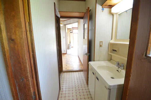 Motomachi, Kenbuchi-cho, Kamikawa-gun, Hokkaido 0.3 mi to Kenbuchi Station