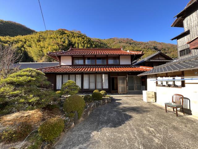 Oze, Iwakuni City, Yamaguchi Prefecture 1.9 mi to Ohtake: Station