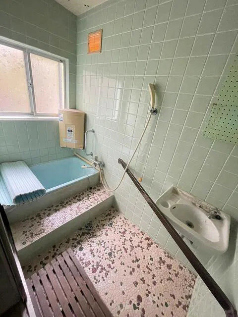 Yura 2-chome, Sumoto City, Hyogo Prefecture 7.9 mi to Kata Station