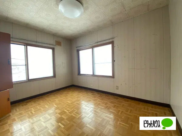 4-chome Nishibunkyocho, Akabira City, Hokkaido 0.8 mi to Akabira Station