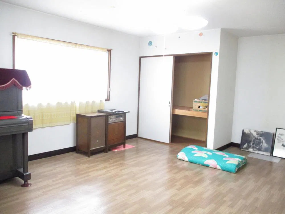 Zenibako 2, Otaru City, Hokkaido 0.2 mi to Money box Station