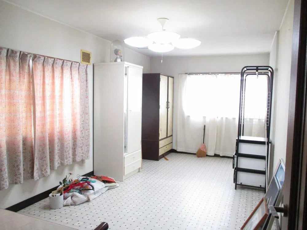 Zenibako 2, Otaru City, Hokkaido 0.2 mi to Money box Station