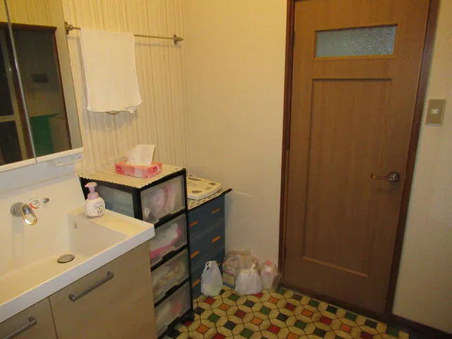 Hanaokacho 3-chome, Takayama City, Gifu Prefecture 0.8 mi to Takayama Station