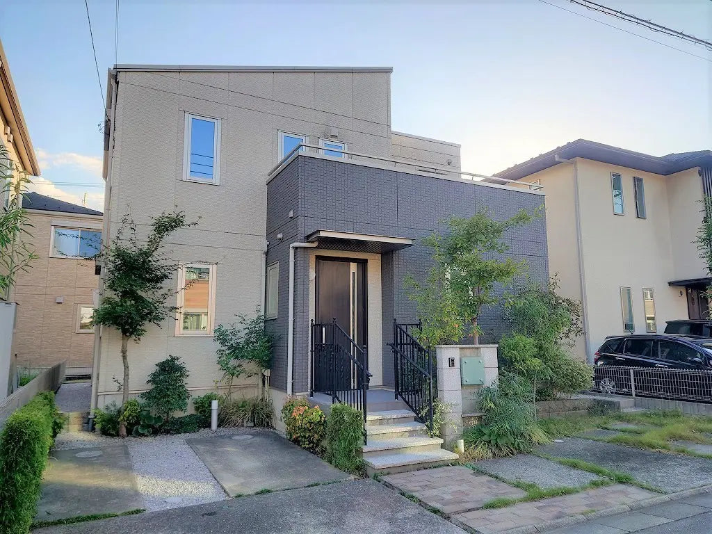 Elegant 2SLDK Home with Beautiful Natural Light – Perfect for Families!