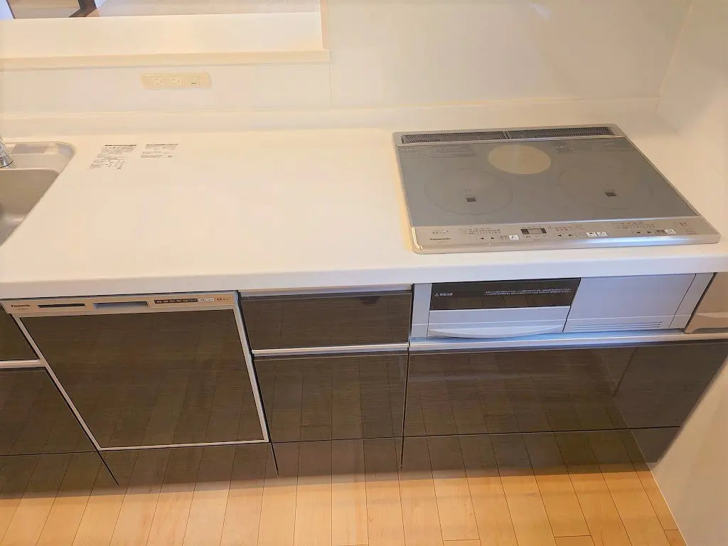 Elegant 2SLDK Home with Beautiful Natural Light – Perfect for Families!