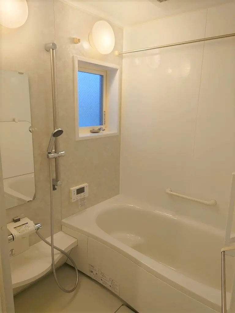 Elegant 2SLDK Home with Beautiful Natural Light – Perfect for Families!