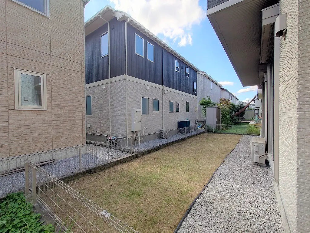 Elegant 2SLDK Home with Beautiful Natural Light – Perfect for Families!