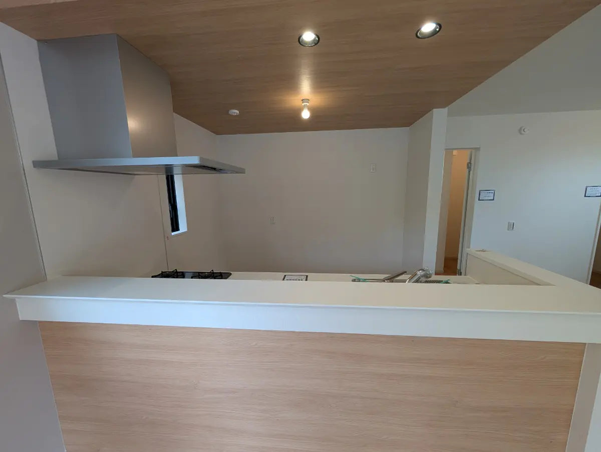 Tranquil Living One Stop from the Action – Beach & Tokyo Within Reach