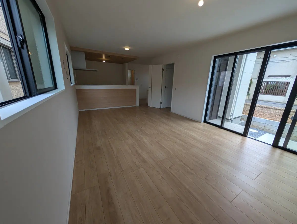 Tranquil Living One Stop from the Action – Beach & Tokyo Within Reach