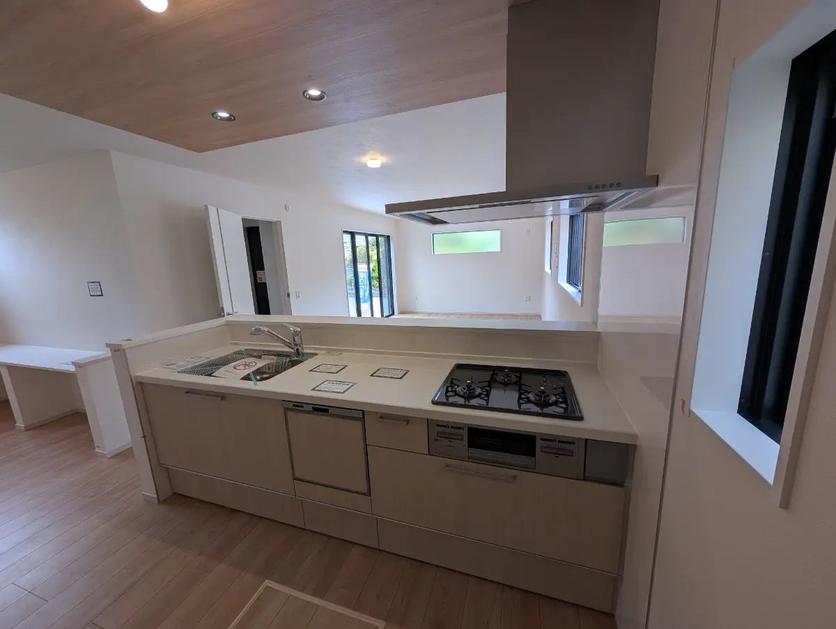 Tranquil Living One Stop from the Action – Beach & Tokyo Within Reach