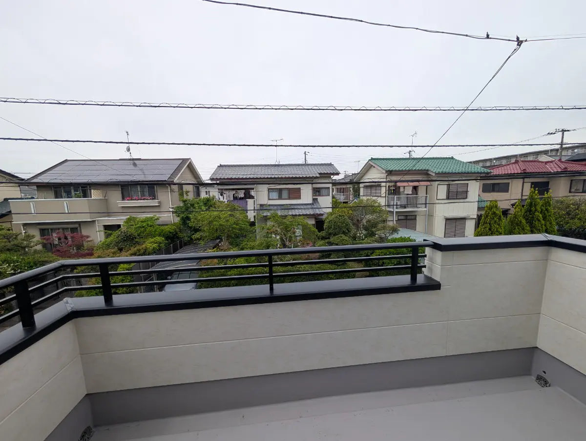 Tranquil Living One Stop from the Action – Beach & Tokyo Within Reach