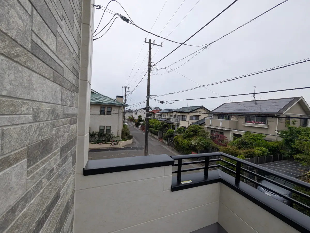 Tranquil Living One Stop from the Action – Beach & Tokyo Within Reach