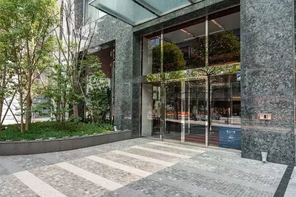 FIRST REAL TOWER SHINJUKU