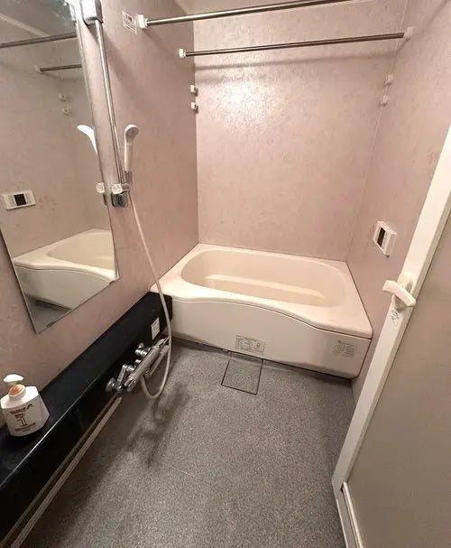 ROYAL MEADOW HIGASHI SHINSAIBASHI