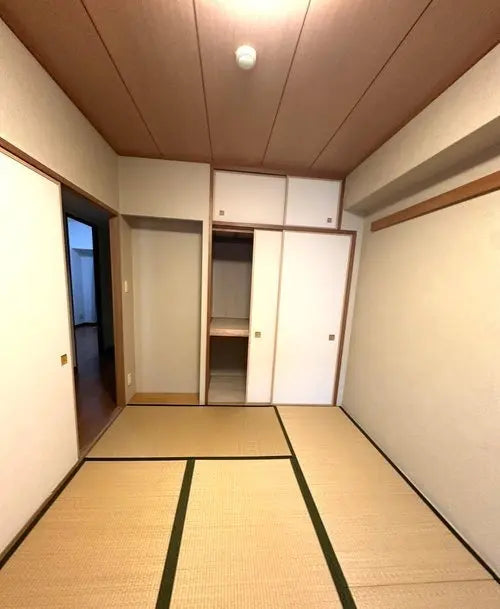 ROYAL MEADOW HIGASHI SHINSAIBASHI