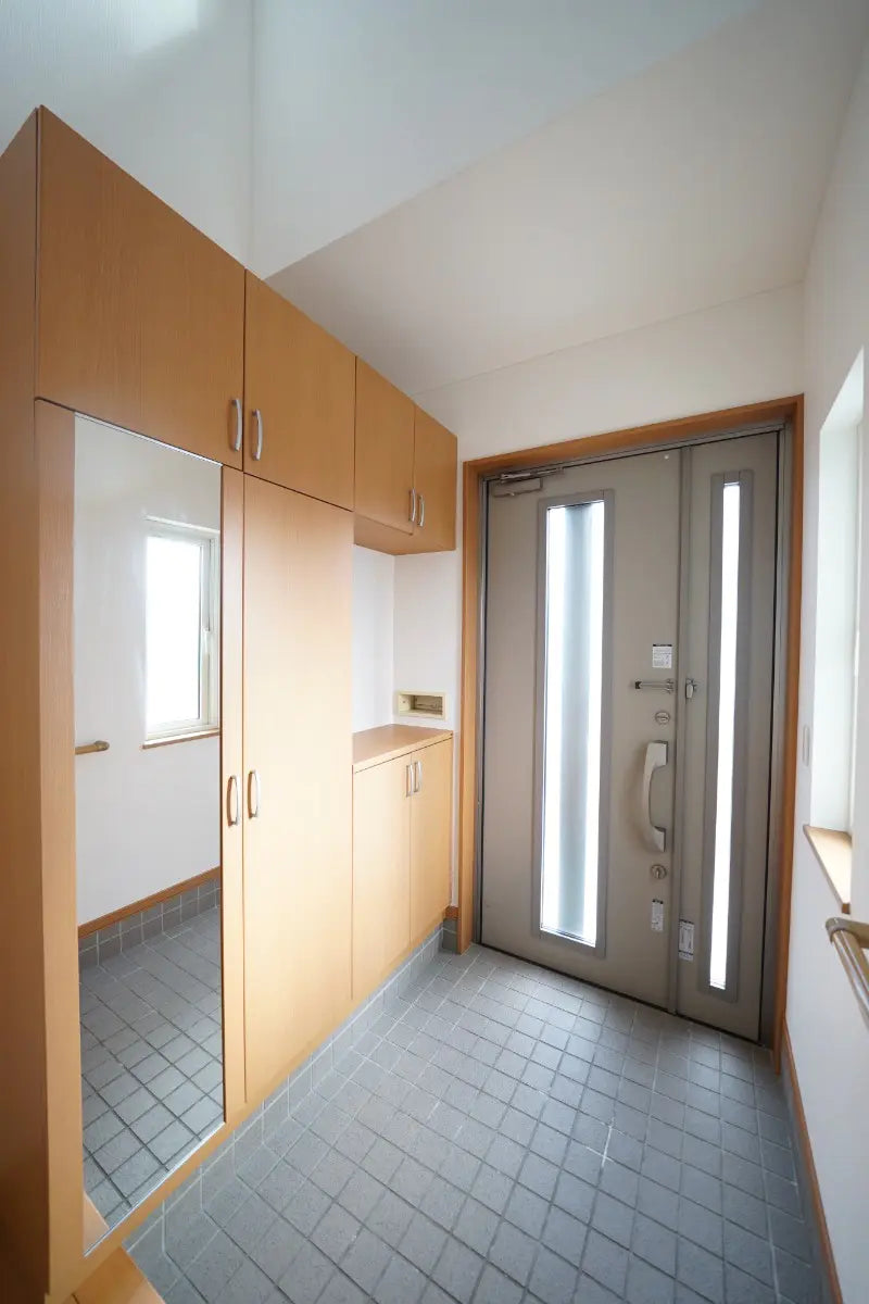 A Detached House Renovated in September 2024, Featuring a Spacious and Attractive Living Room