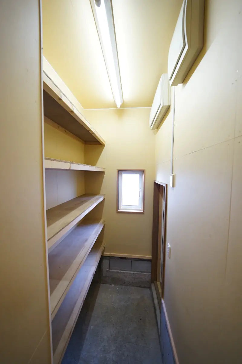 A Detached House Renovated in September 2024, Featuring a Spacious and Attractive Living Room