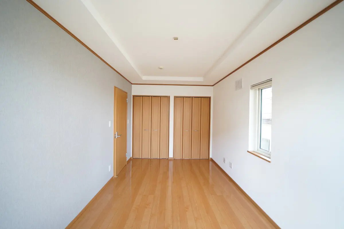 A Detached House Renovated in September 2024, Featuring a Spacious and Attractive Living Room