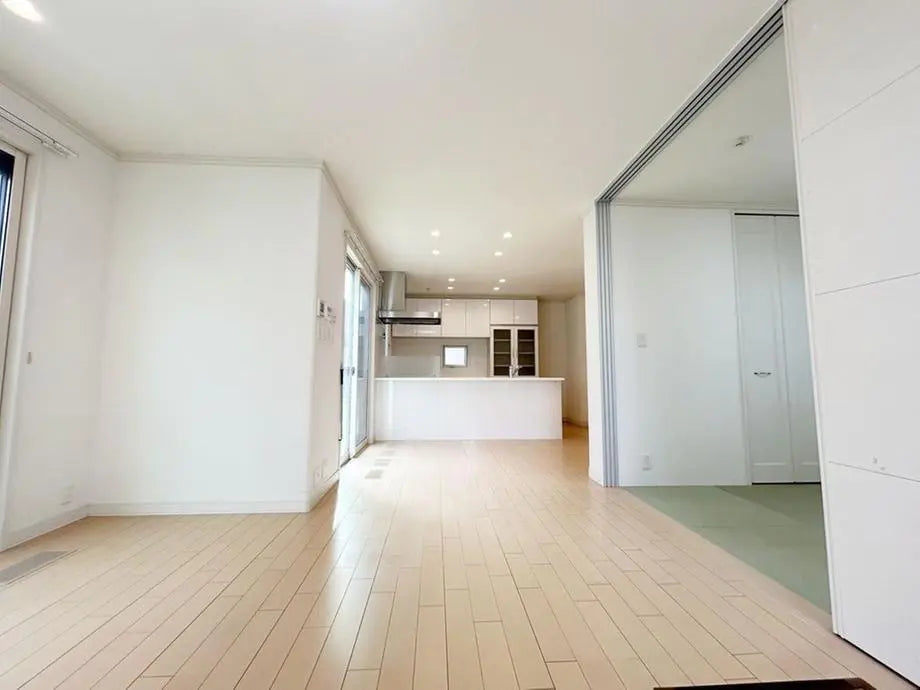 4LDK Bright Home Where Family Dreams Flouris, Tokyo