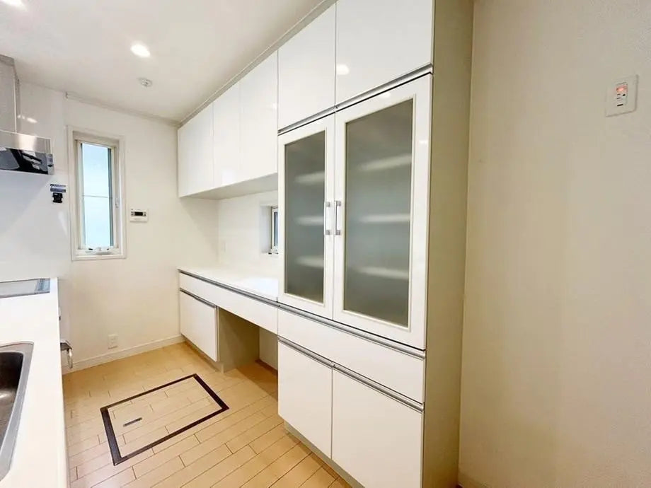4LDK Bright Home Where Family Dreams Flouris, Tokyo