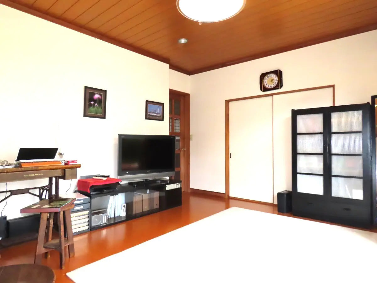 Charming Traditional Japanese Home on a Sunny Southeast Corner Lot