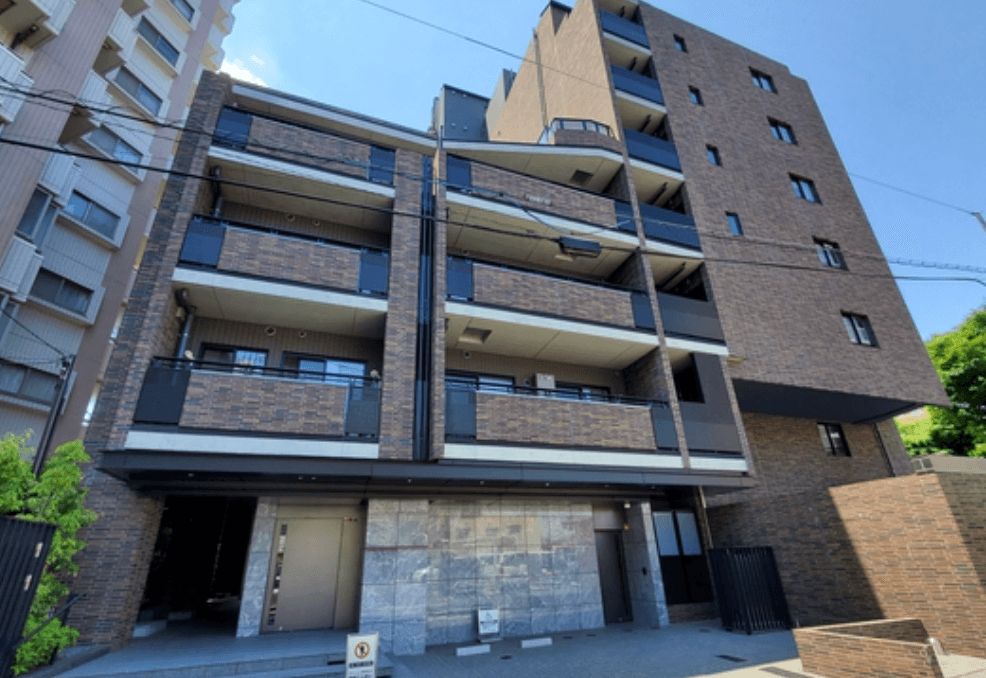 Crevia SHIBUYA TOMIGAYA - PDJ Indonesia