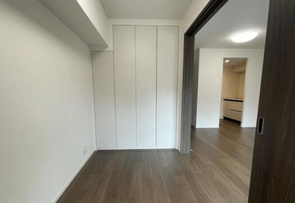 Crevia SHIBUYA TOMIGAYA - PDJ Indonesia