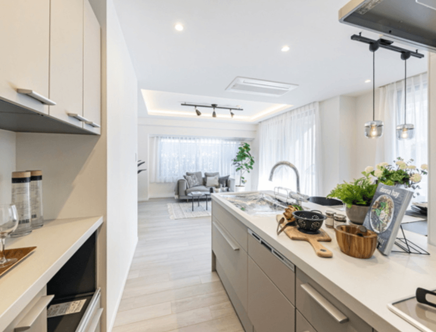 Famile GRAND Mita ISARAGOZAKA - PDJ Indonesia