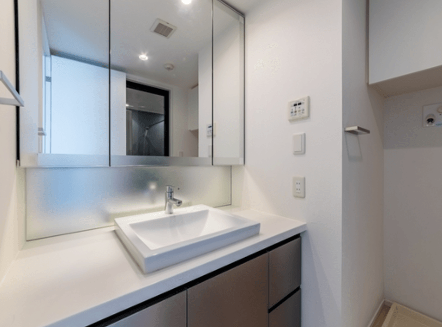 Park Court Jingumae - PDJ Indonesia