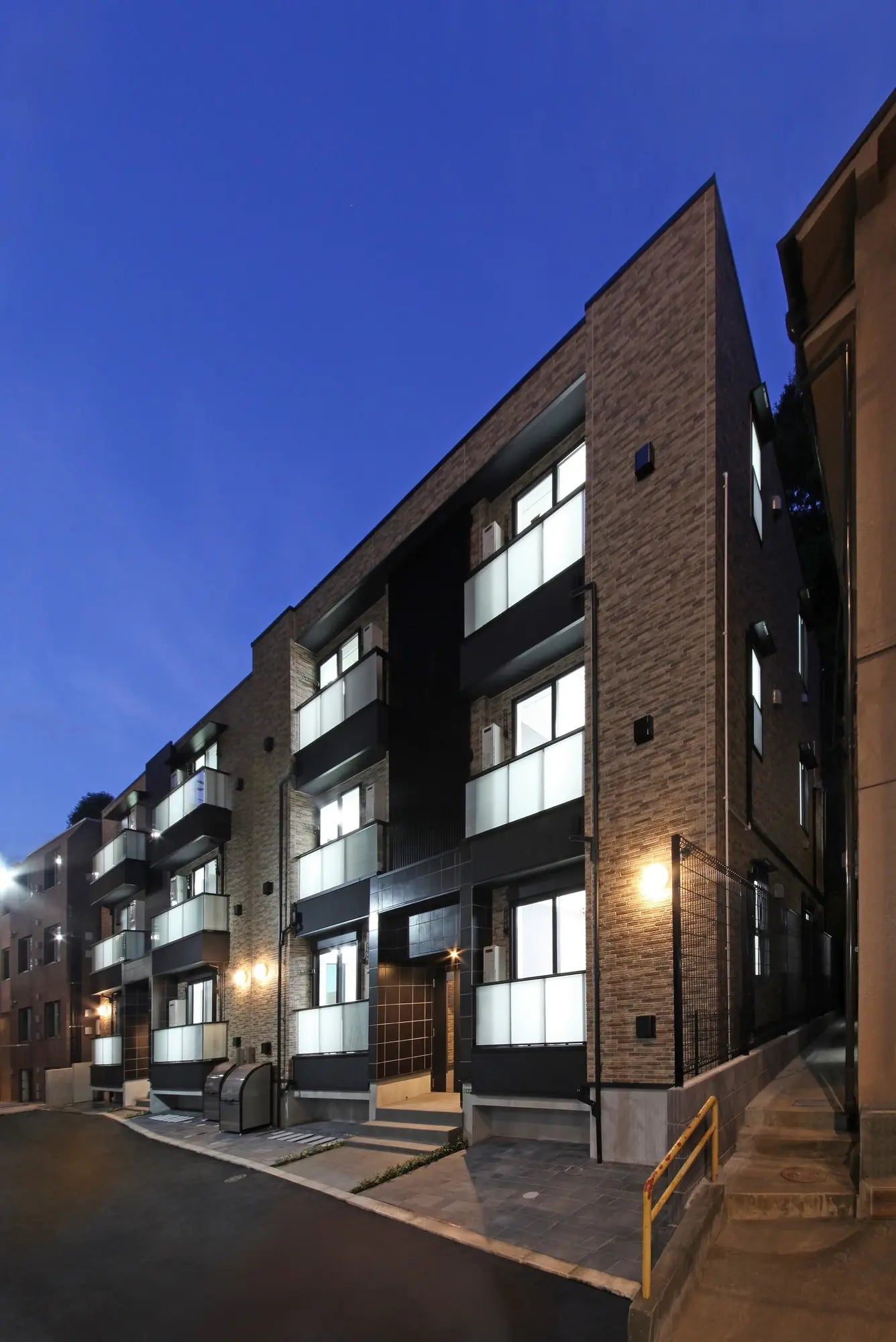 Apartment Building in Bunkyo-ku, Tokyo - PDJ Indonesia