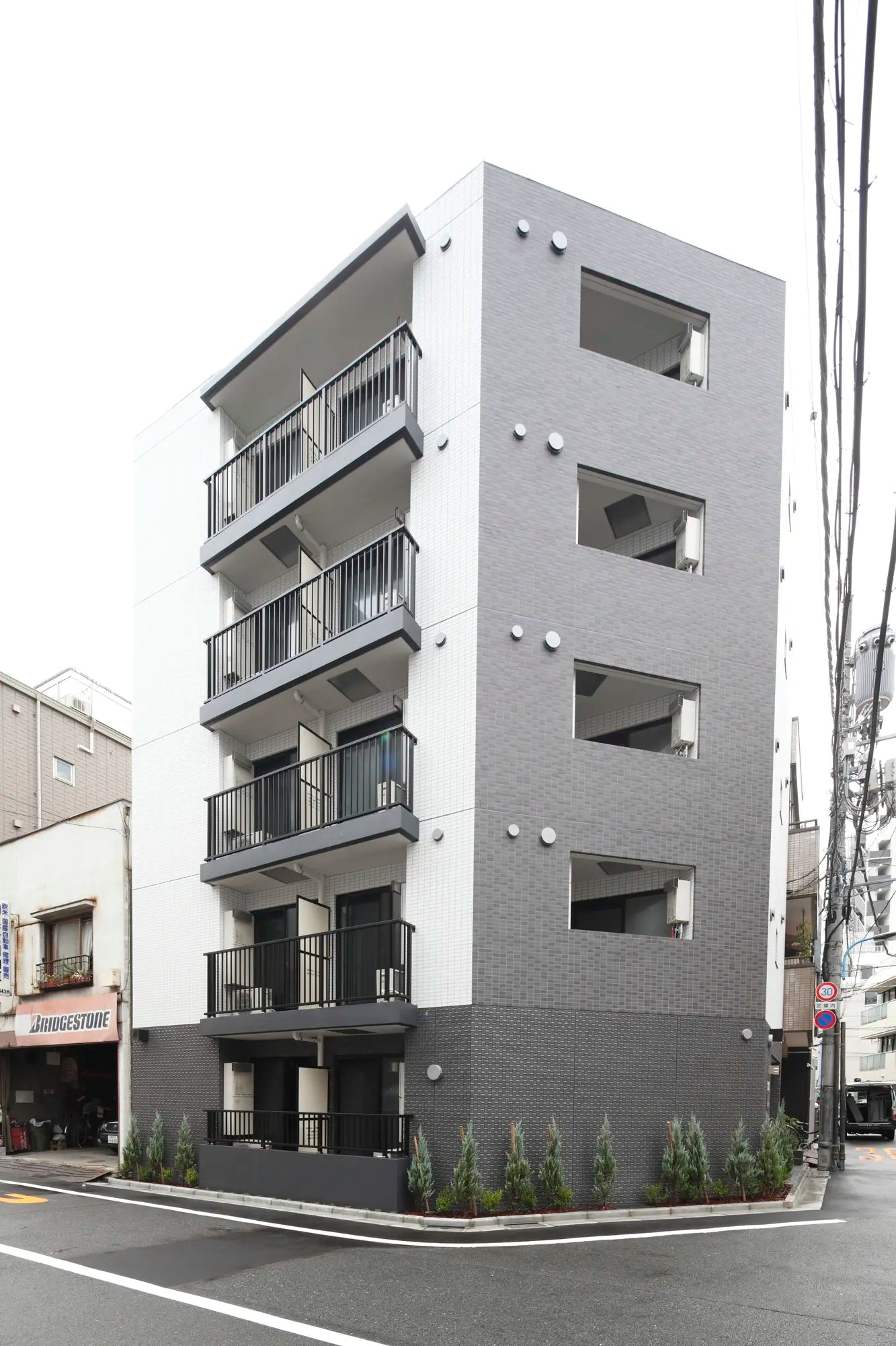 Apartment Building in Shinjuku-ku, Tokyo - PDJ Indonesia