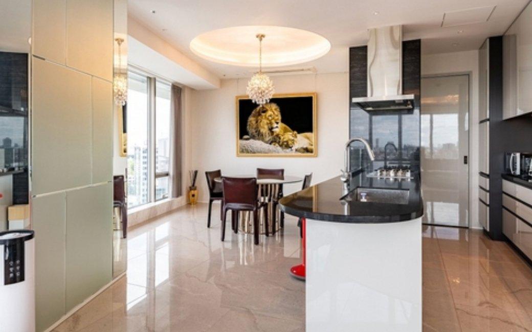 Park Court Aoyama The Tower - PDJ Indonesia