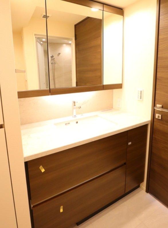 Shirokane THE Sky East Wing - PDJ Indonesia