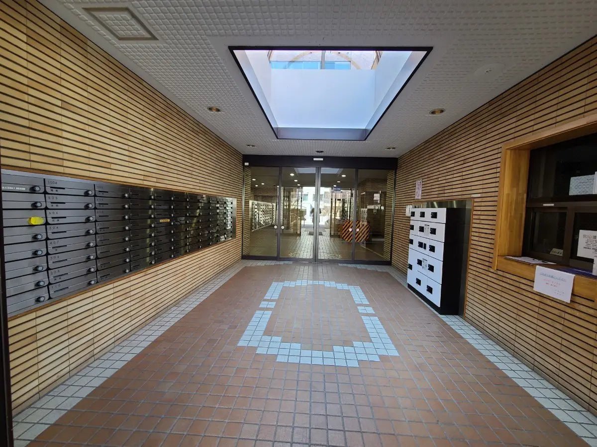 Spacious 3LDK 'Lions Mansion' Condominium - PDJ Indonesia