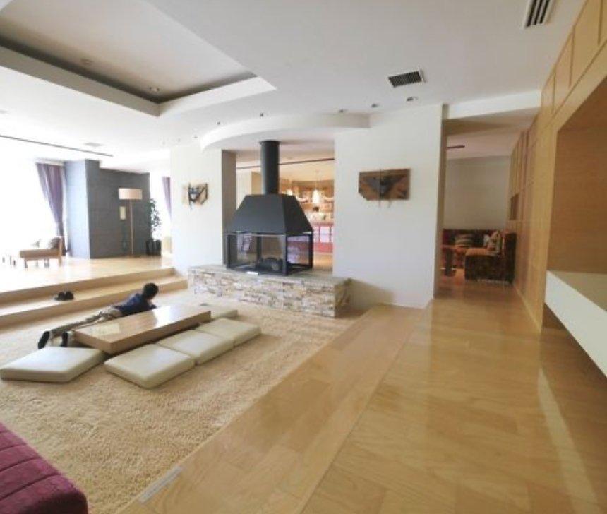 THE CENTER TOKYO - PDJ Indonesia